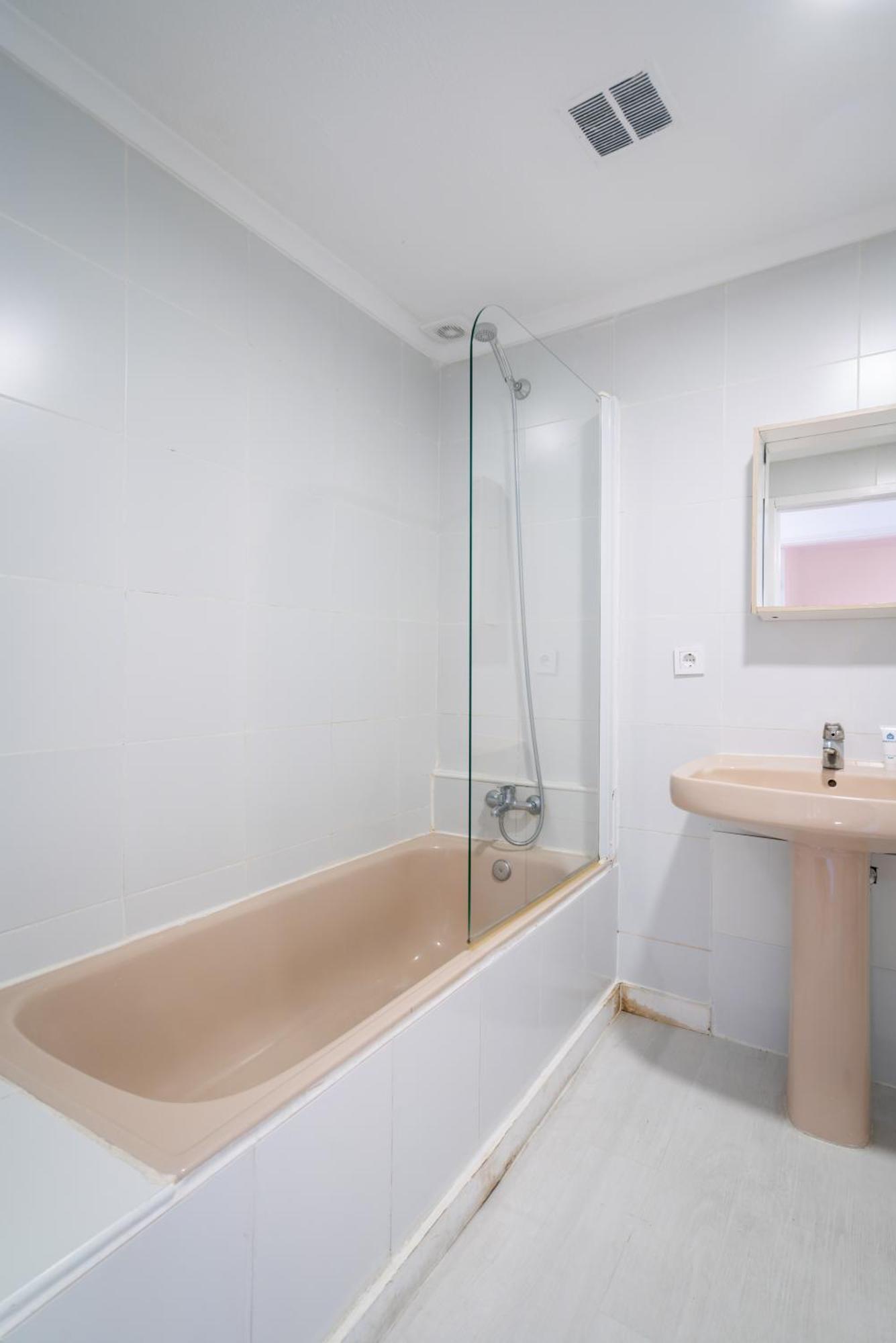 Host Wise - Large Flat W Terrace - Ace Location At Aliados Appartamento Oporto